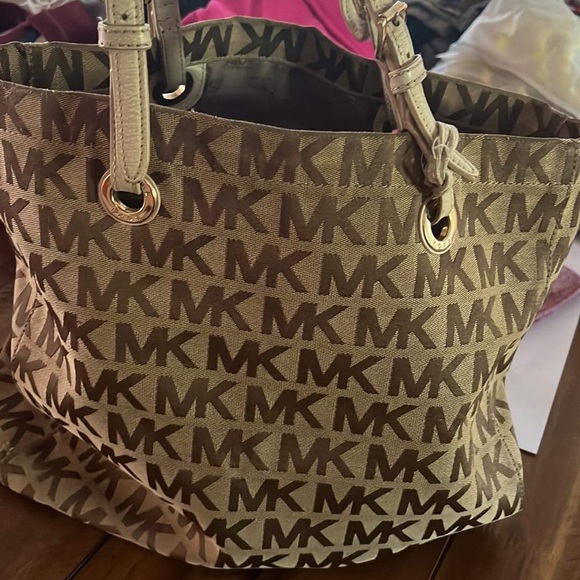Michael Kors Tote - Picture 4 of 4